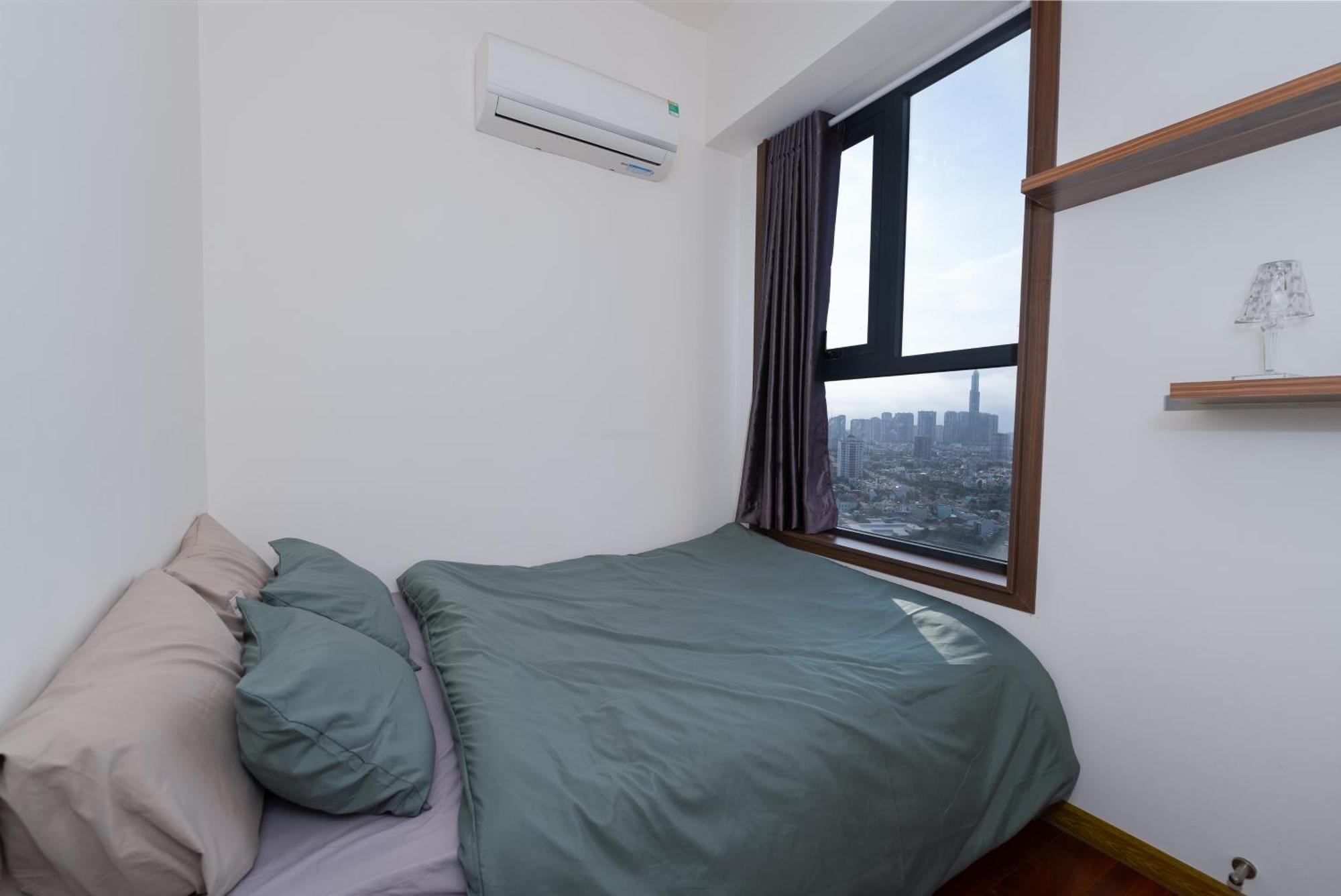 Cozy Private Bedroom In A Luxury 2Br Condo Хошимин Екстериор снимка